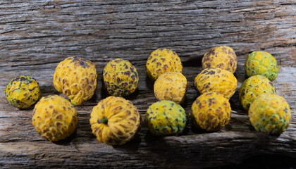 The araticum (Annona crassiflora) is a fruit native to the cerrado and belongs to the family Annonaceae.