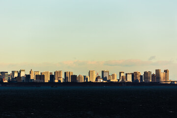 日本・東京湾アクアラインから見た東京都心