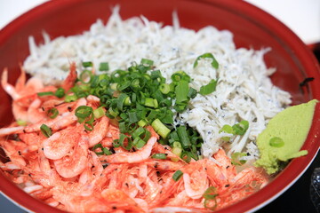 桜海老＆生しらす丼