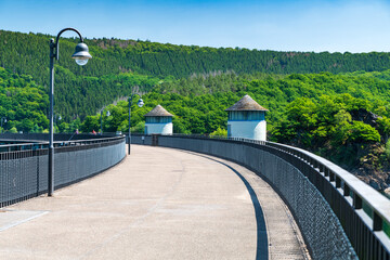 Die Urfttalsperre bei Vogelsang in der Eifel