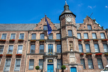 Fototapeta na wymiar Düsseldorf's old town, town hall of the city, historic building