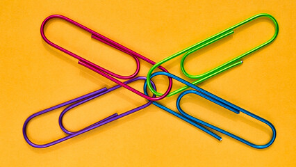 Bleib nicht Allein - Werde Teil des Teams - Teamwork