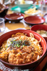 日本の食べ物　カツ丼
