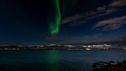 Fototapeta na wymiar Polarlichter (aurora borealis) über Tromsö, Finnmark, Norwegen