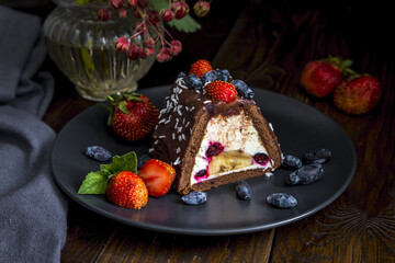 Image with a cake.