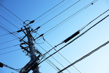 青空と電柱と電線