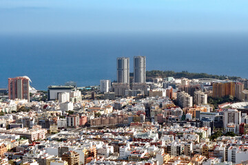 Fototapeta na wymiar View over the township Santa Cruz de Tenerife