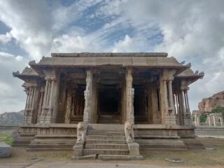 Fototapeta premium temple , architecture , historical structures , hampi 