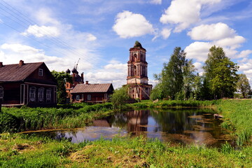 Naklejka premium Old churches in Velikoe village, Yaroslavl region, Russia