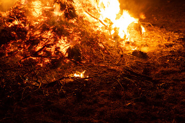 Details of the ashes on the ground during a fire