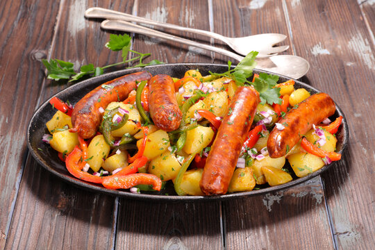 fried potato with bell pepper and sausage