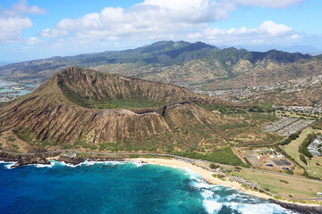 Sandy Beach and Koko Crater - Oahu, Hawaii © jerzy