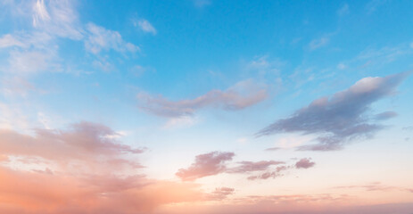 Obraz premium Beautiful sunrise, with colorful clouds on the sky. Nature sky backgrounds.