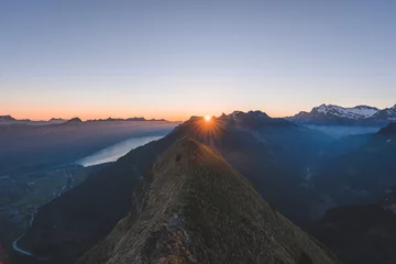 Scenic moutain ridge during sunrise in the Swiss alps, Switzerland, Interlaken © Thiemo