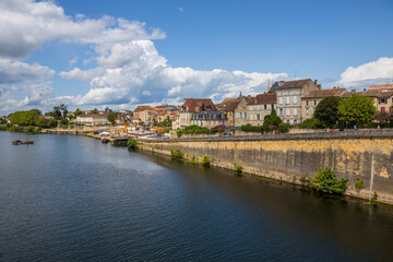 Fototapeta na wymiar Dordogne River in Bergerac
