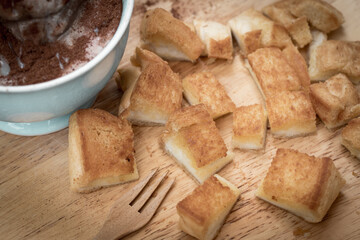 Crispy bread with cocoa ice cream