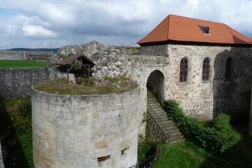 Burg Herzberg Burgmauern und runder Wehrturm