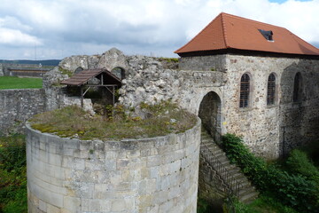 Burg Herzberg Burgmauern und runder Wehrturm