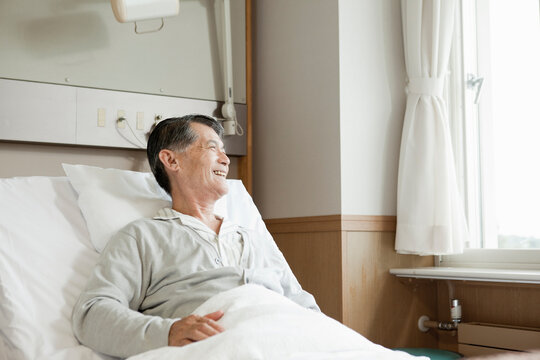 入院中の60代の男性