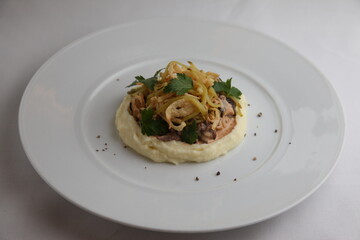 Beef stroganoff with mash pure