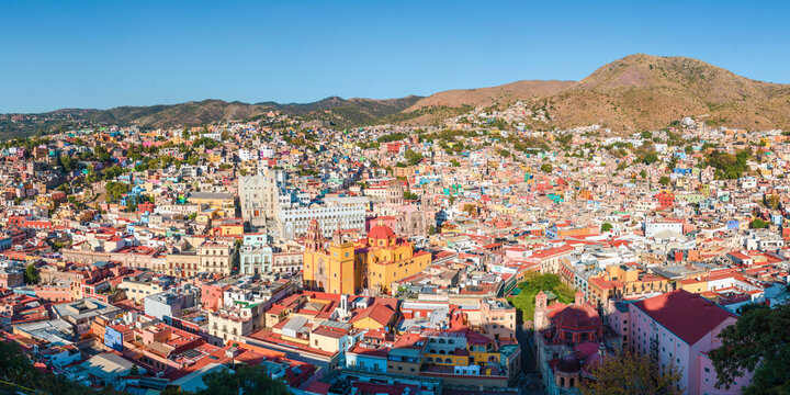 Guanajuato city, Guanajuato state, Mexico. Cityscape and the Bas&sbquo;&agrave;&ouml;&sbquo;&acirc;&dagger;lica Colegiata de Nuestra Senora de Guanajuato.