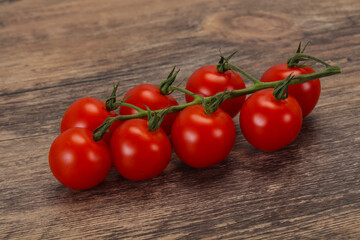 Ripe tomatoes on the branch