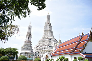 The majestic temples of Bangkok. 