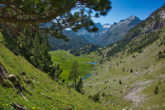 Benasque Valley near Port De Benasque  (sud views)  Spanish Pyrinees