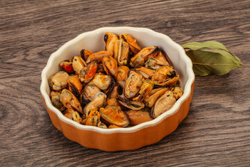 Pickled mussels in the bowl