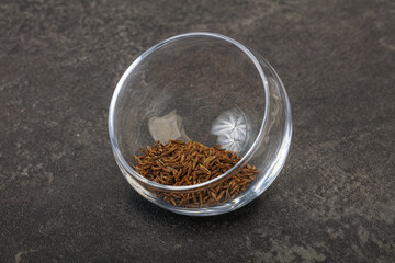 Dry zeera seeds in the bowl