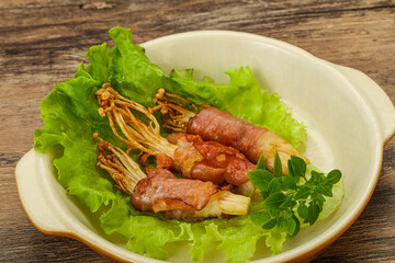 Roasted enoki mushrooms with bacon