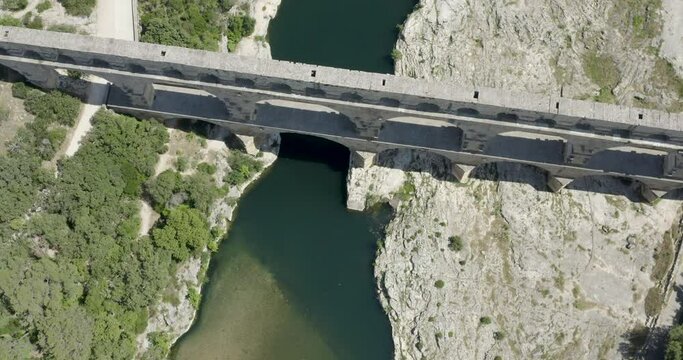 Flying around and above the "Pont du Gard", Occitanie