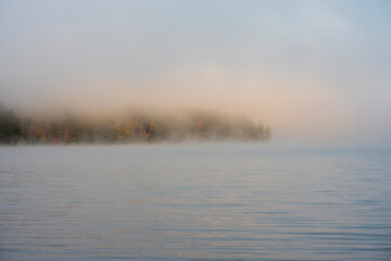 Obraz na płótnie Canvas Misty morning on the Mazinaw lake