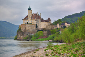 Fototapeta na wymiar Schloss Schönbühel an der Donau