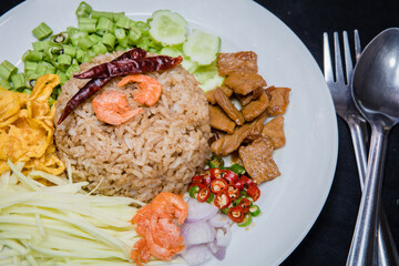 Rice mixed with shrimp paste, a meticulous menu of making Get a delicious full flavor flavor Thai food with charm