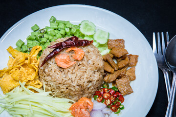Rice mixed with shrimp paste, a meticulous menu of making Get a delicious full flavor flavor Thai food with charm