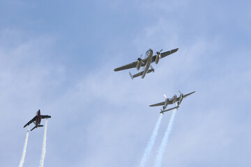 airplanes at a show in the sky