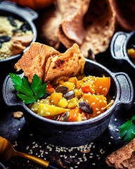 Indisches Kürbis Curry mit Chapatis