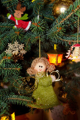 Decorazioni su albero di Natale