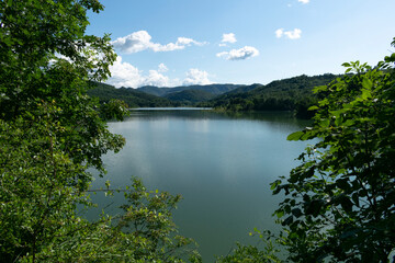 Fototapeta na wymiar Lago di Trebecco, Oltrepo' Pavese