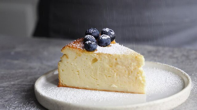 Puderzucker auf K&auml;sekuchen