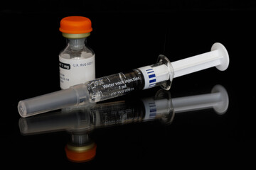 Medical syringe and flacon