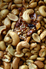 PEANUTS/CASHEWS