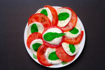 tomatoes mozzarella Caprese arugula salad