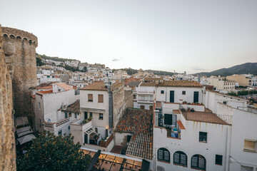 A large white building a