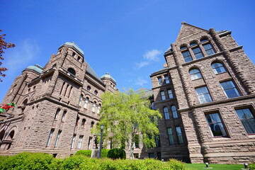 Fototapeta na wymiar University of Toronto Campus building in spring