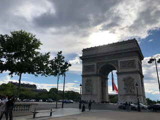 Soleil sur Arc de Triomphe