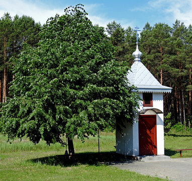 zbudowana w 1965 roku cmentarna cerkiew prawoslawna pod wezwaniem cudu swietego michala archaniola w stawiszczach na podlasiu w polsce