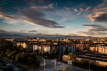 amanecer en una gran ciudad