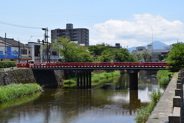 三雪橋（みゆきばし）と内川 ／...